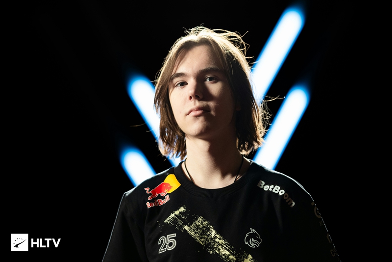 里程碑：iG辅助Wink达成LPL2000助攻成就