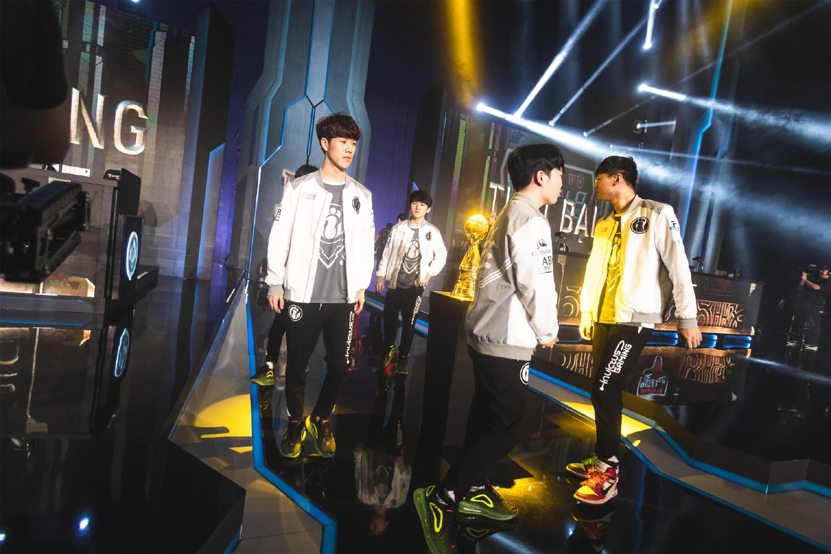 LPL今日首发：ZooM、Doinb迎来新东家春季赛首战